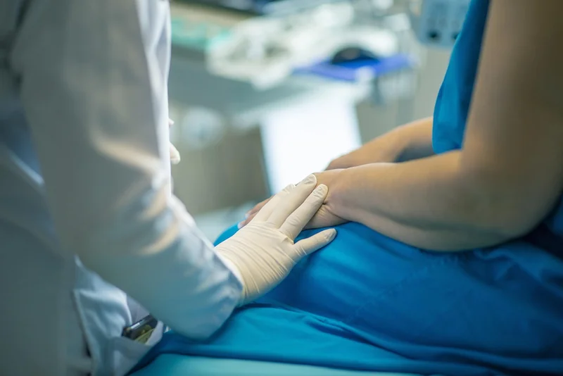 Les solutions locales à Nantes : qui fabrique la signalétique hospitalière ?