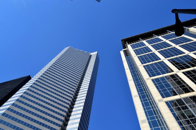 Découvrez les meilleurs panneaux entreprise extérieure dans la région nantaise en 2026